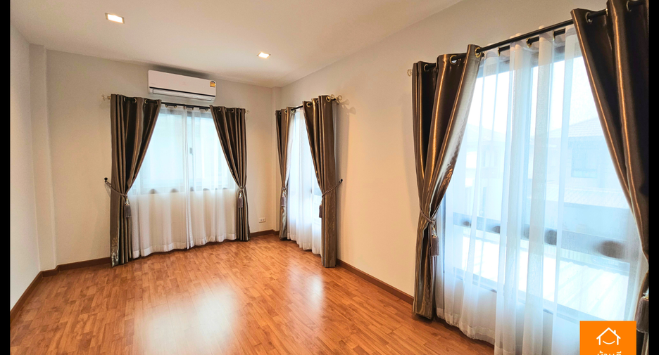 For sale 4 bedrooms house in Sai Mai, Bangkok