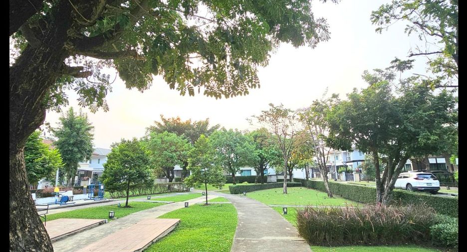 For sale 4 bedrooms house in Sai Mai, Bangkok
