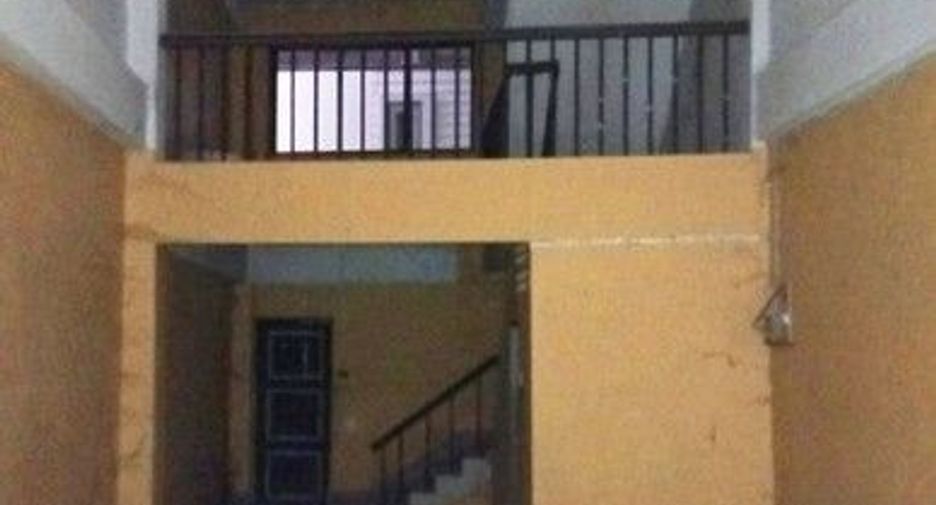 Reihenhaus zum Kauf mit 1 Zimmer in Bang Len, Nakhon Pathom