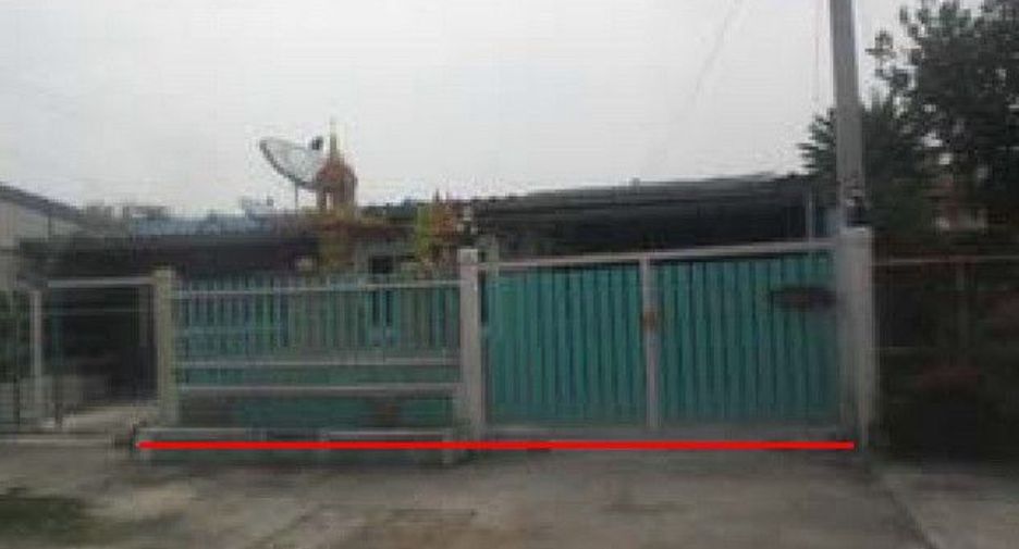 出售 1 卧室 联排别墅 在 Bang Len, Nakhon Pathom