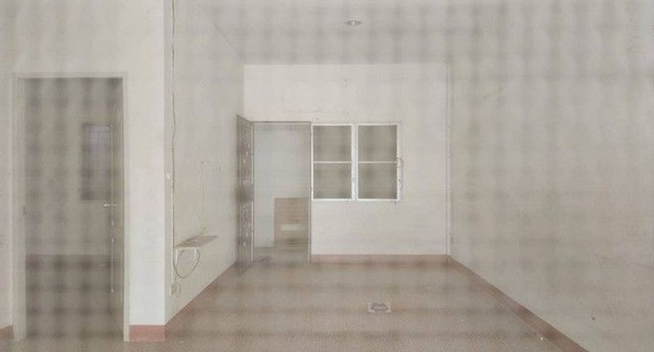 À vendre 1 chambre maison de ville à Ban Bueng, Chonburi