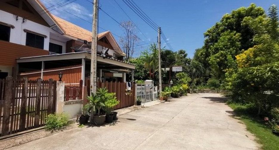 For sale 1 bed townhouse in Ban Bueng, Chonburi