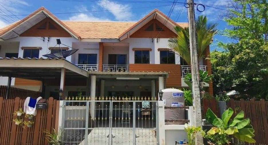 For sale 1 bed townhouse in Ban Bueng, Chonburi