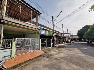 For sale 1 bed townhouse in Ban Bueng, Chonburi