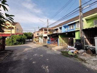 For sale 1 bed townhouse in Ban Bueng, Chonburi
