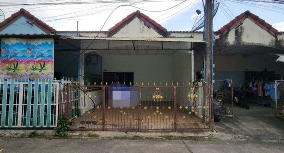 For sale 2 bedrooms townhouse in Ban Bueng, Chonburi