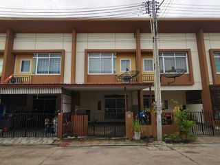 Reihenhaus zum Kauf mit 1 Zimmer in Ban Bueng, Chonburi