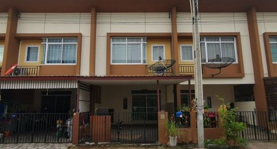 Reihenhaus zum Kauf mit 1 Zimmer in Ban Bueng, Chonburi