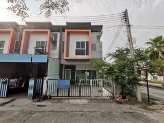 Reihenhaus zum Kauf mit 1 Zimmer in Ban Bueng, Chonburi