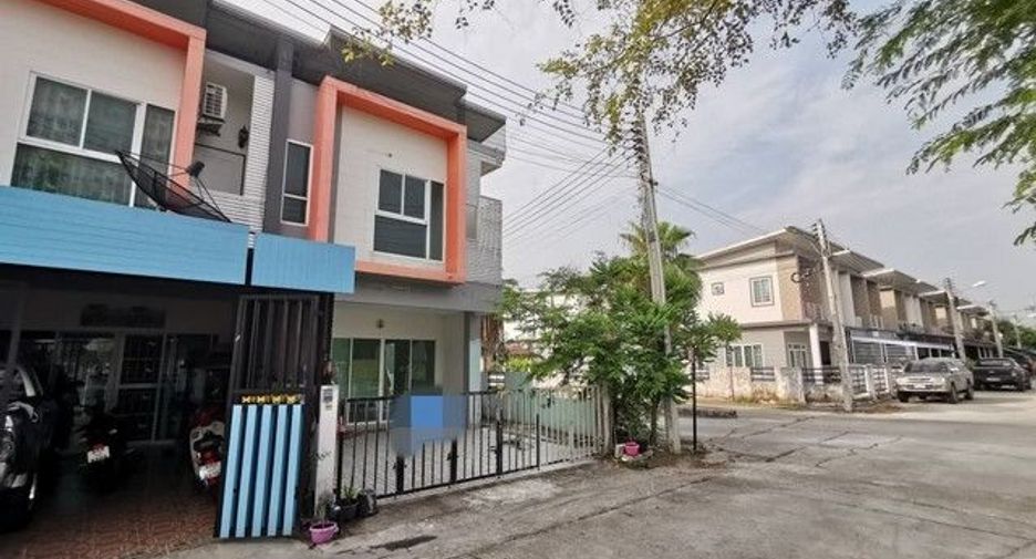 Reihenhaus zum Kauf mit 1 Zimmer in Ban Bueng, Chonburi