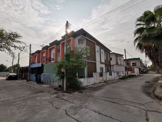 Reihenhaus zum Kauf mit 1 Zimmer in Ban Bueng, Chonburi