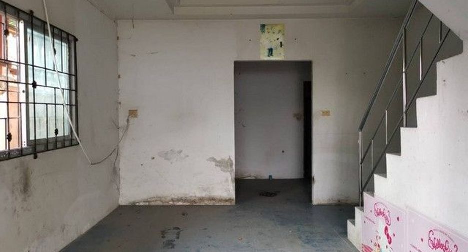 For sale 2 bedrooms townhouse in Ban Bueng, Chonburi