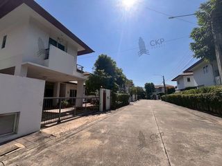 À vendre 3 chambres maison à Lat Phrao, Bangkok