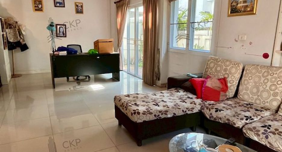 À vendre 3 chambres maison à Lat Phrao, Bangkok
