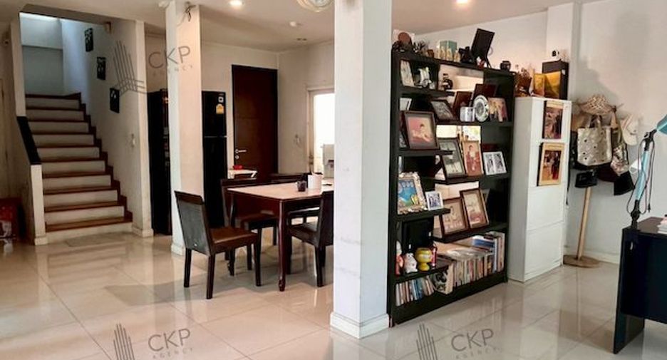 À vendre 3 chambres maison à Lat Phrao, Bangkok