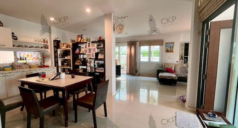 À vendre 3 chambres maison à Lat Phrao, Bangkok