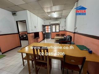 For sale 2 ベッドルーム townhouse in Saphan Sung, Bangkok