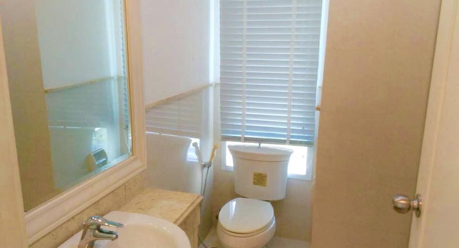 Wohnung zur Miete mit 3 Zimmer in Khlong Toei, Bangkok