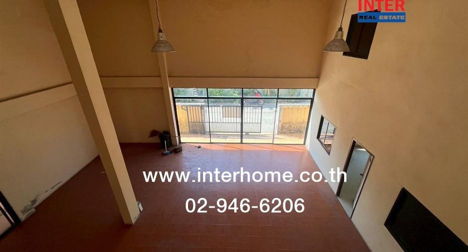 Almacén en venta de 5 habitaciones en Khlong Luang, Pathum Thani