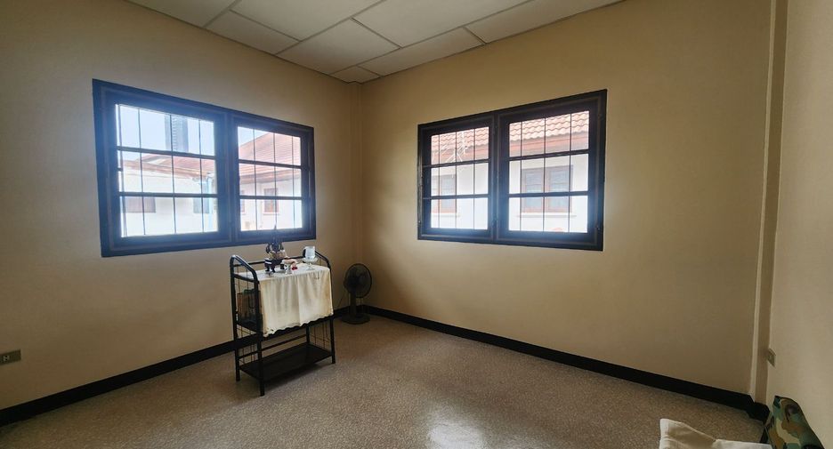 Haus zum Kauf mit 3 Zimmer in Mueang Nonthaburi, Nonthaburi