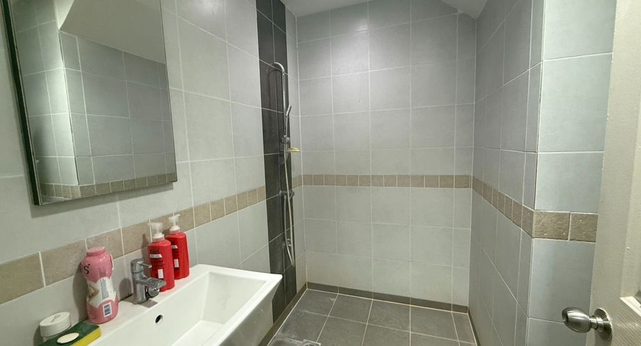 For sale 3 bedrooms townhouse in Rat Burana, Bangkok