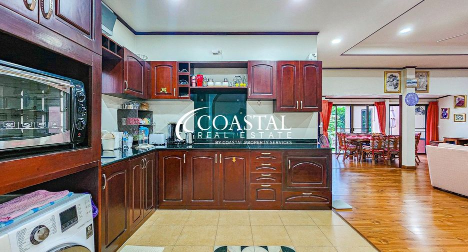 For sale 3 bedrooms house in Sattahip, Chonburi