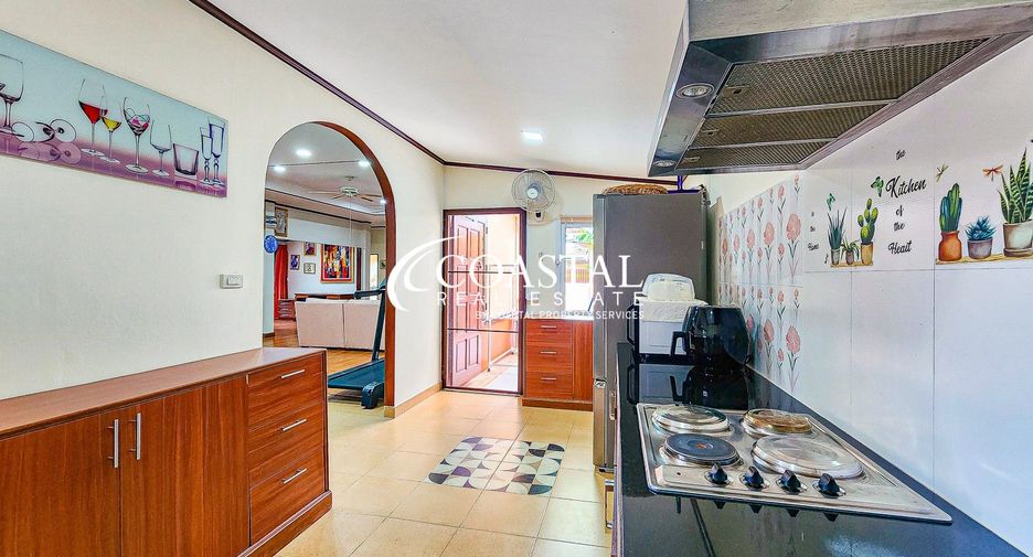 For sale 3 bedrooms house in Sattahip, Chonburi