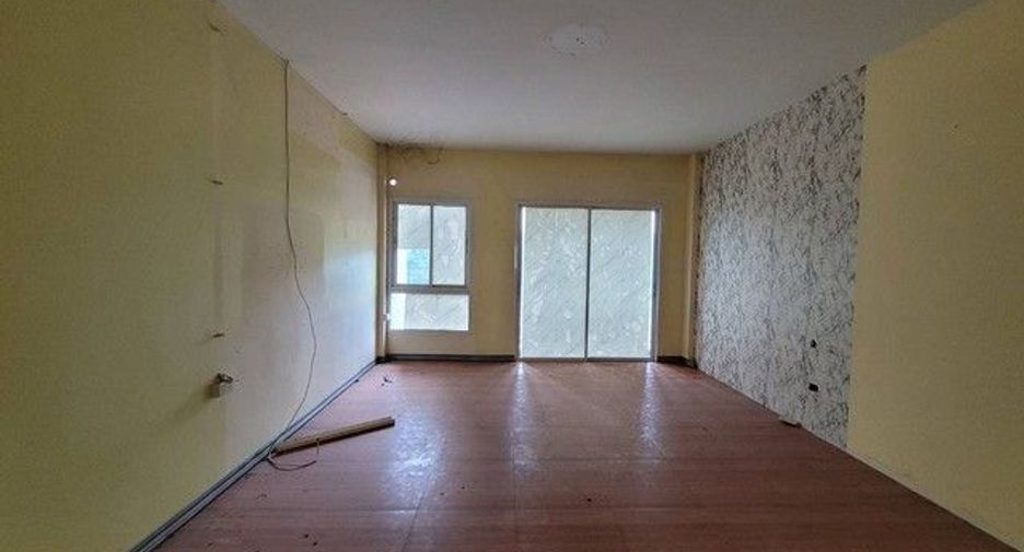 For sale 1 bed retail Space in Prachantakham, Prachin Buri