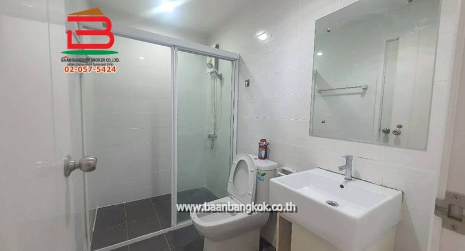 Casa en venta de 3 habitaciones en Khan Na Yao, Bangkok