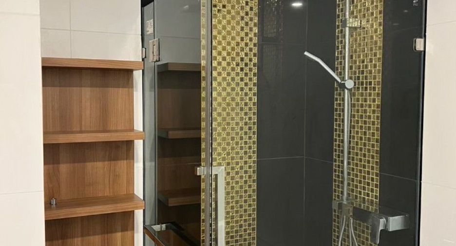 For sale 1 bed condo in Si Racha, Chonburi