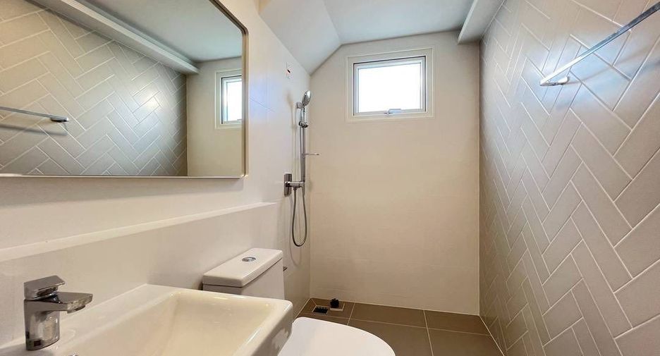 For rent 4 bedrooms house in Bang Phli, Samut Prakan