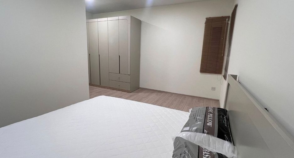 For rent 4 bedrooms house in Bang Phli, Samut Prakan