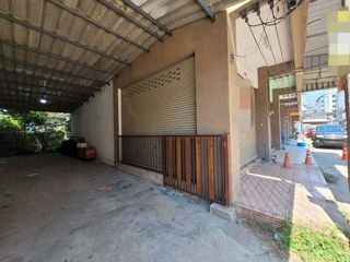 For sale 1 bed retail Space in Ban Bueng, Chonburi