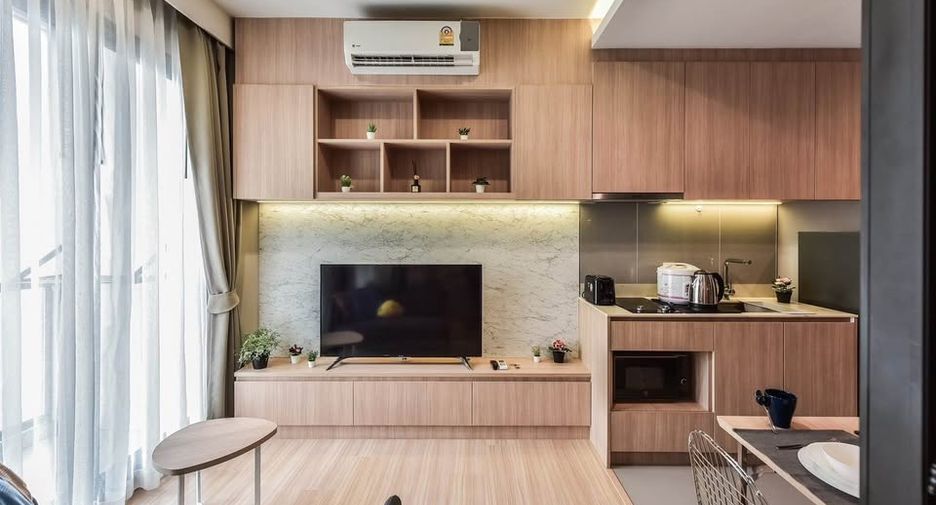 For rent 1 bed condo in Phaya Thai, Bangkok