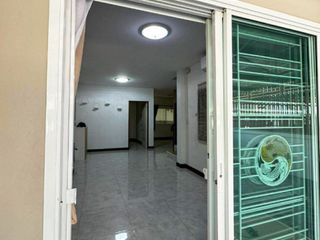 For sale 4 ベッドルーム townhouse in Bang Bo, Samut Prakan