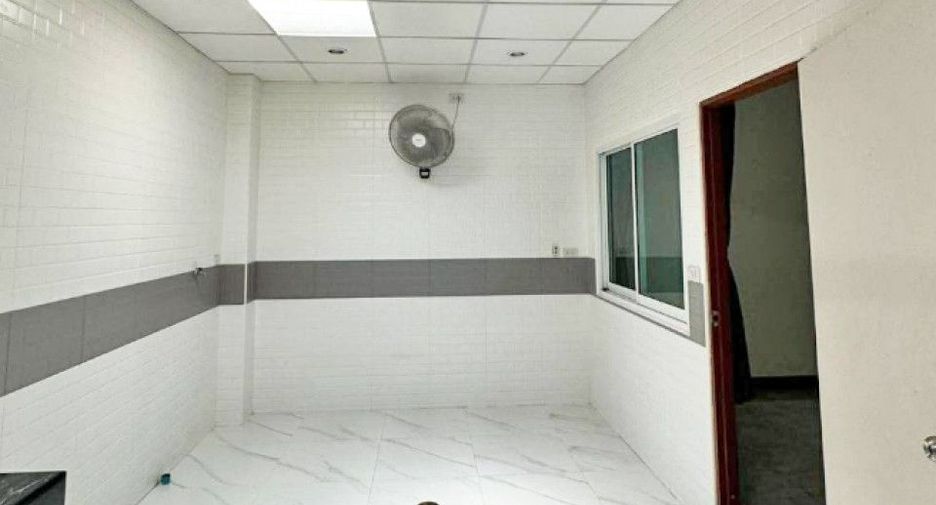 Reihenhaus zum Kauf mit 4 Zimmer in Bang Bo, Samut Prakan