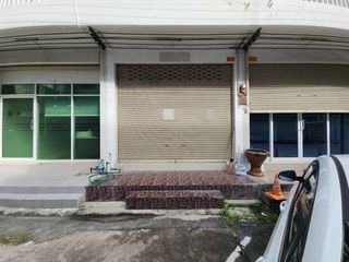 For sale 1 bed retail Space in Ban Bueng, Chonburi