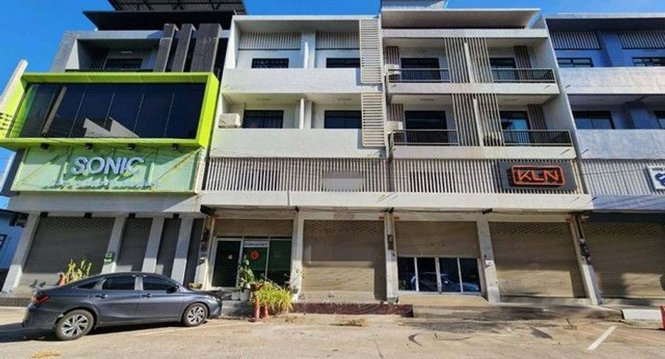 For sale 1 bed retail Space in Ban Bueng, Chonburi