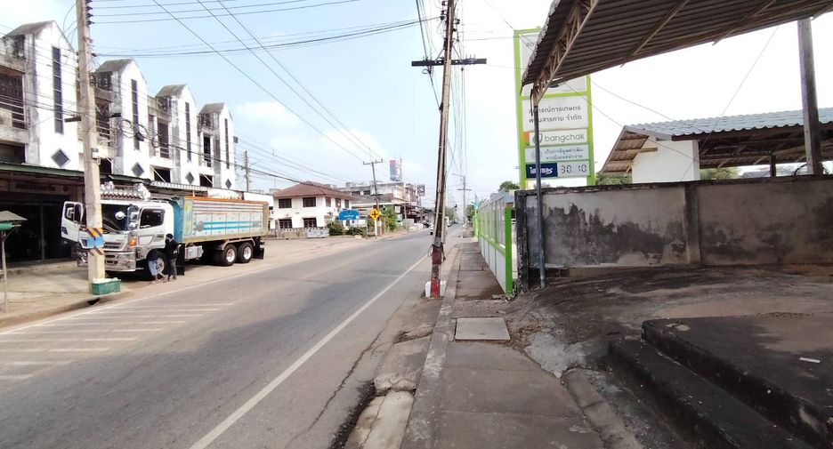 For sale retail Space in Phanom Sarakham, Chachoengsao