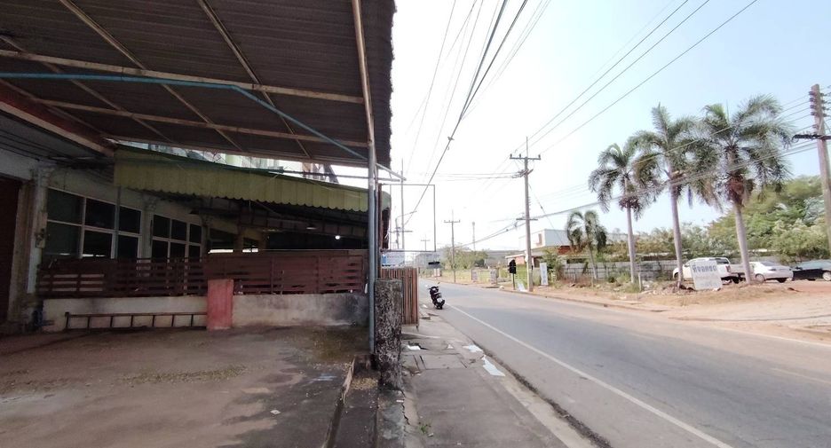 For sale retail Space in Phanom Sarakham, Chachoengsao
