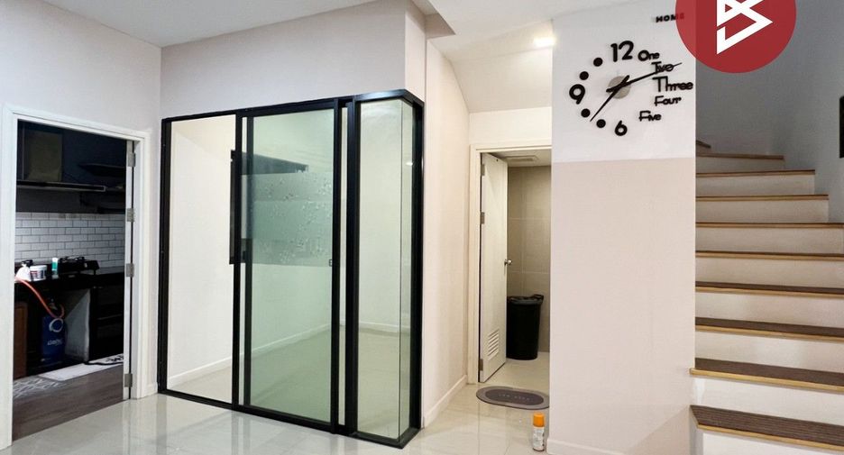 Reihenhaus zum Kauf mit 4 Zimmer in Krathum Baen, Samut Sakhon