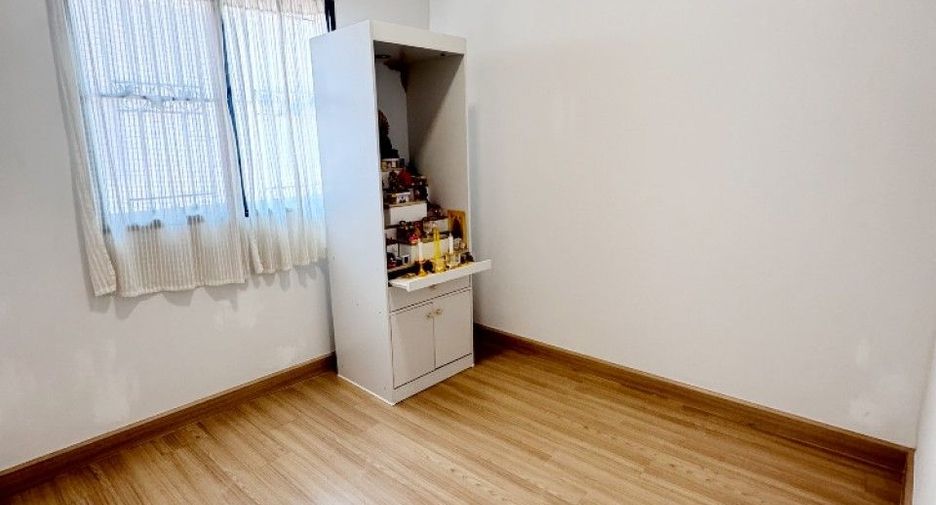 Reihenhaus zum Kauf mit 4 Zimmer in Krathum Baen, Samut Sakhon
