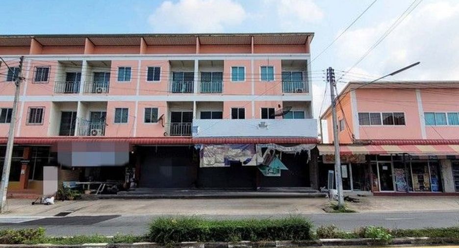 For sale 1 bed retail Space in Ban Bueng, Chonburi