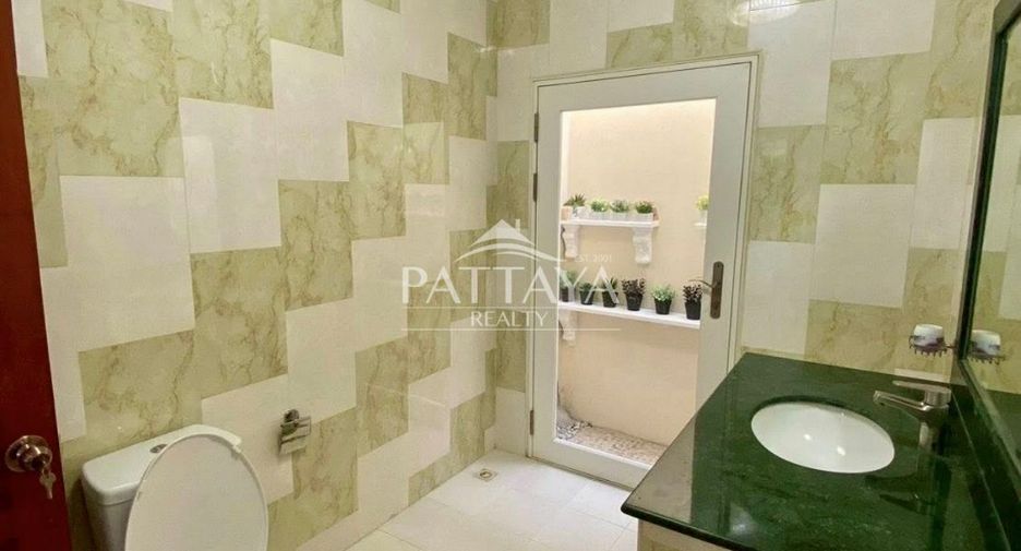 For rent 5 bedrooms condo in Bang Lamung, Chonburi