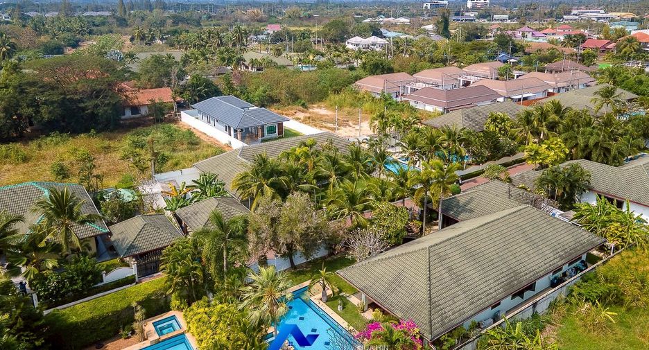For sale 3 bedrooms villa in Hua Hin, Prachuap Khiri Khan