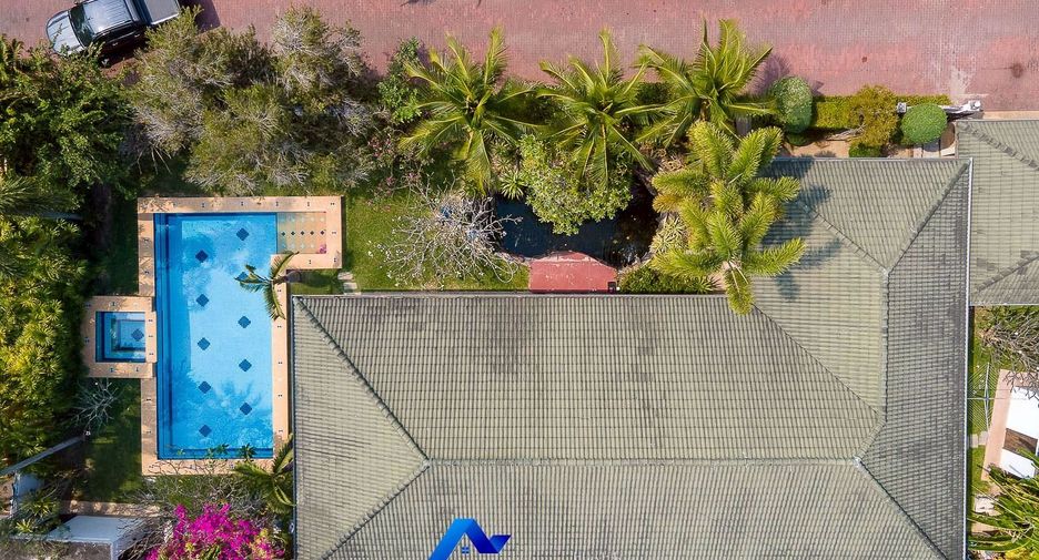 For sale 3 bedrooms villa in Hua Hin, Prachuap Khiri Khan