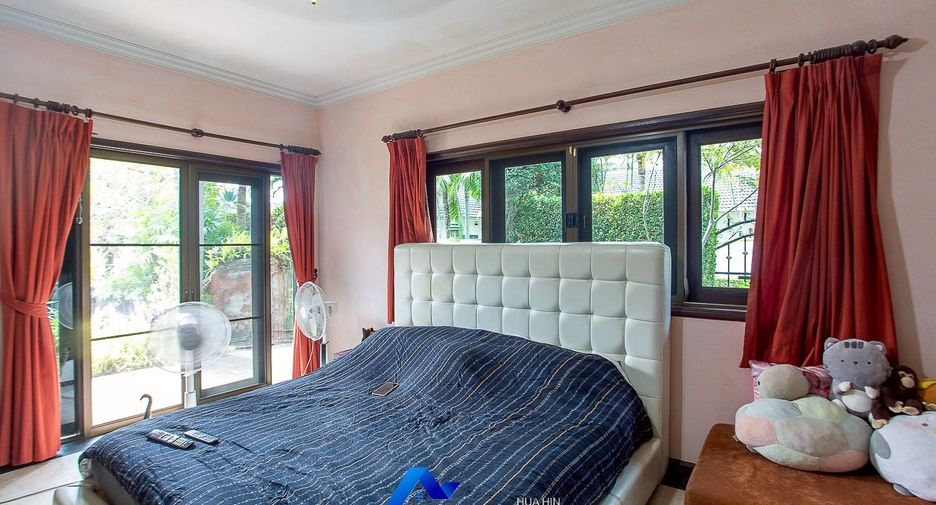 For sale 3 bedrooms villa in Hua Hin, Prachuap Khiri Khan