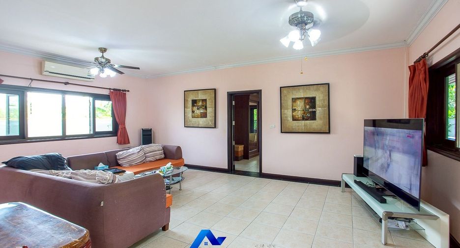 For sale 3 bedrooms villa in Hua Hin, Prachuap Khiri Khan