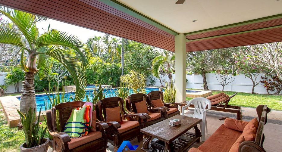 For sale 3 bedrooms villa in Hua Hin, Prachuap Khiri Khan