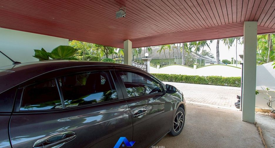 For sale 3 bedrooms villa in Hua Hin, Prachuap Khiri Khan